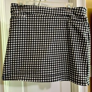 Croft and Barrow The Effortless Stretch Skort Size 12 Black and White Checkered